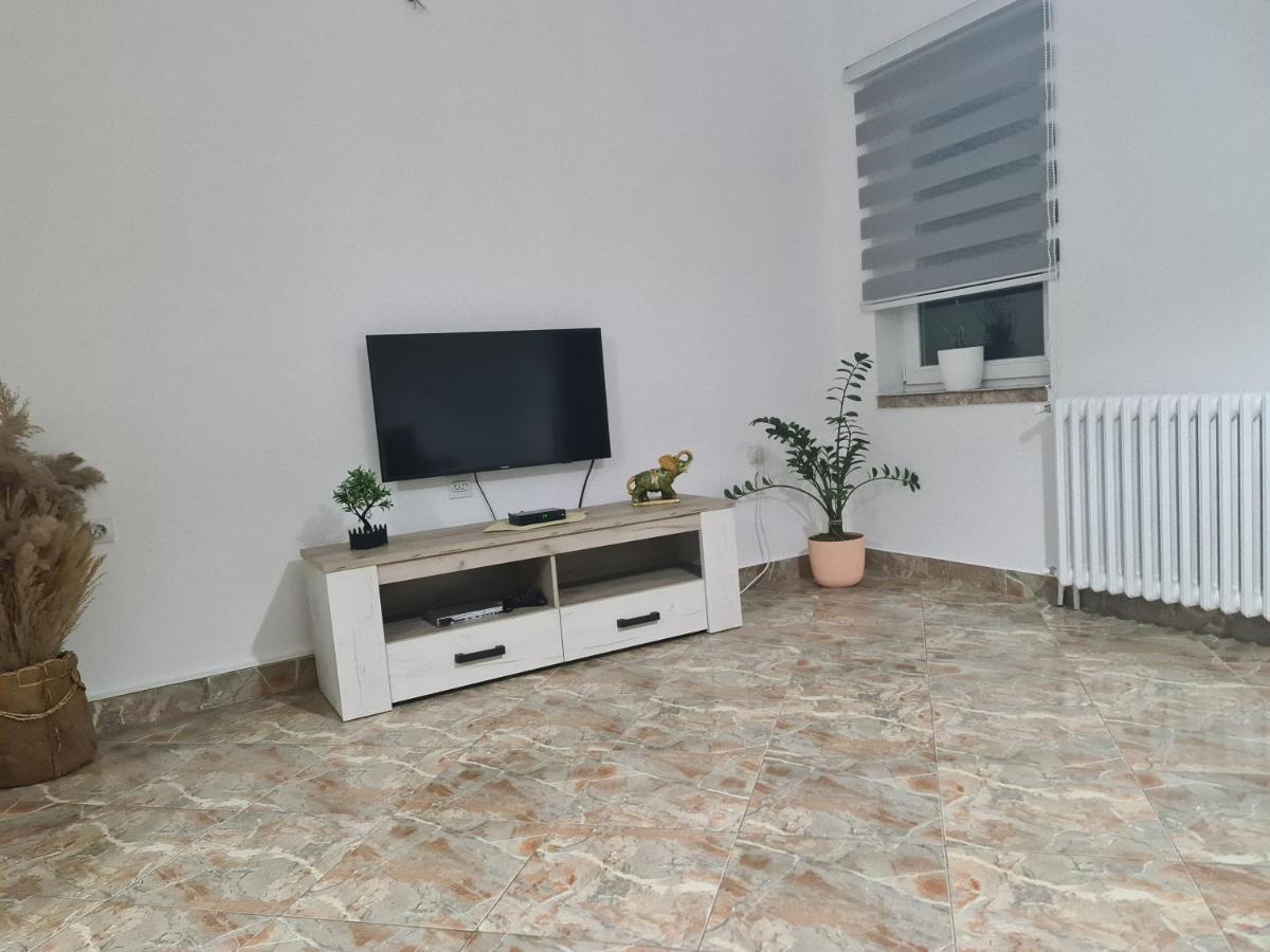 Js Apartmani Никшич Экстерьер фото